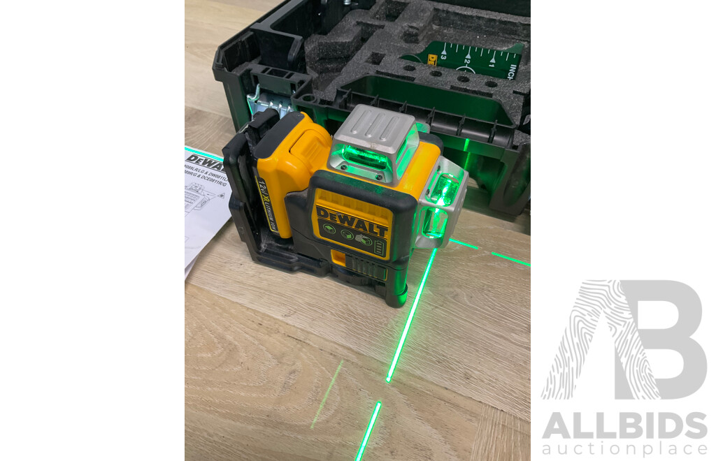 DeWalt Cordless Green Beam Line Laser Level