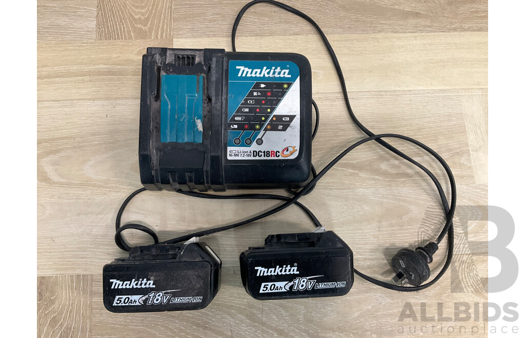 MAKITA Battery Charger and 2x 5.0Ah Lithium Battery - Lot of 3