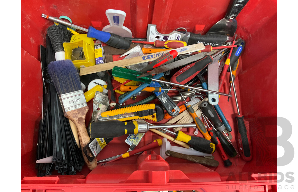 Milwaukee Packout with Hand Tools