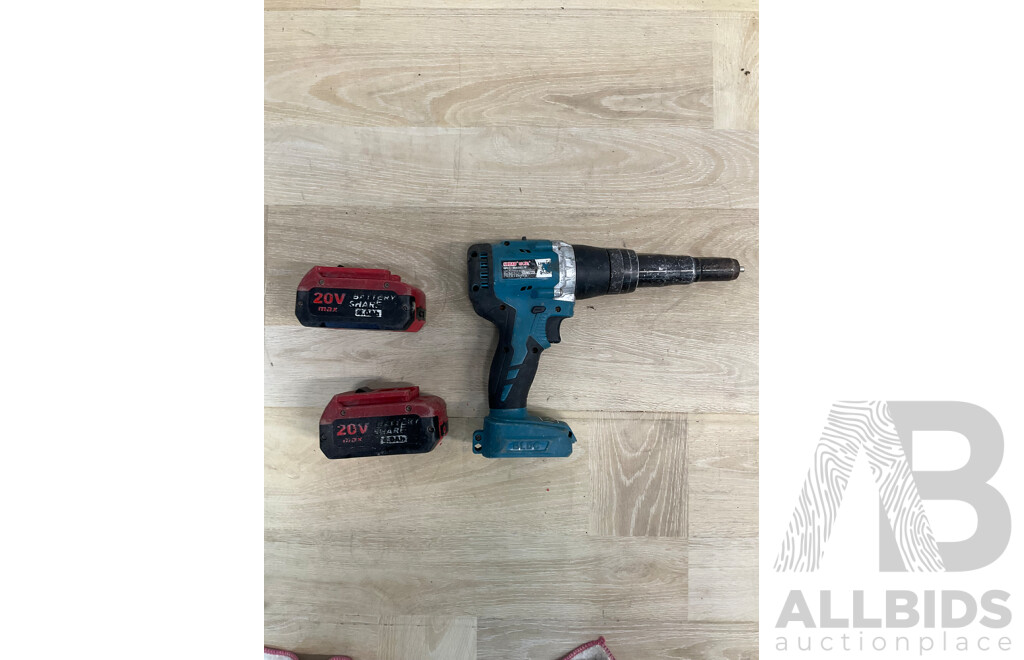 Blind Rivet Gun with Wrench and 2x 4.0Ah Battery