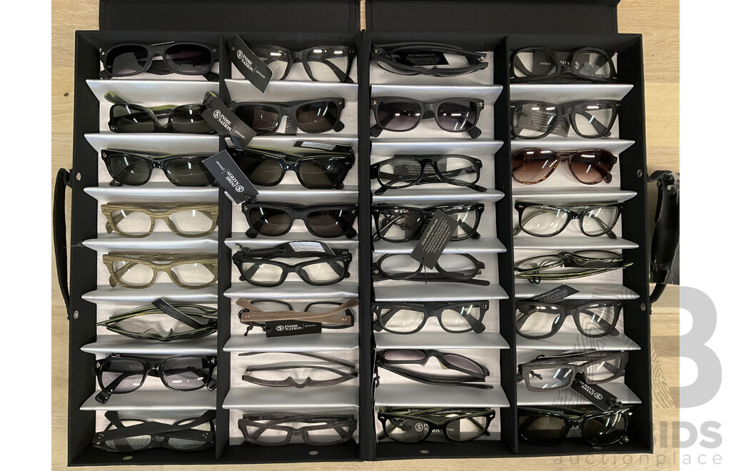 INDIE NATION Sunglasses in Case - Lot of 33