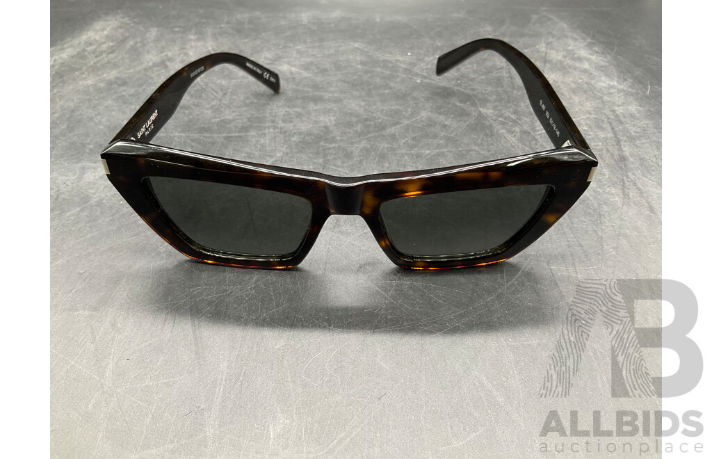 Saint Laurent Eyewear SL 467 Cat-Eye Frame Sunglasses