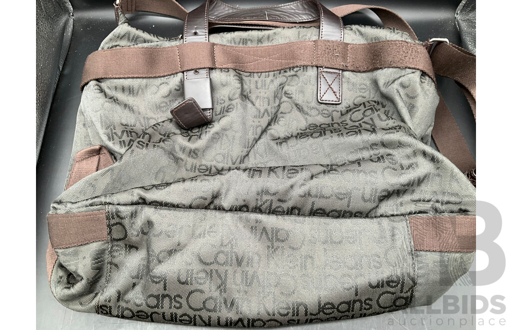 Calvin Klein Messenger Bag