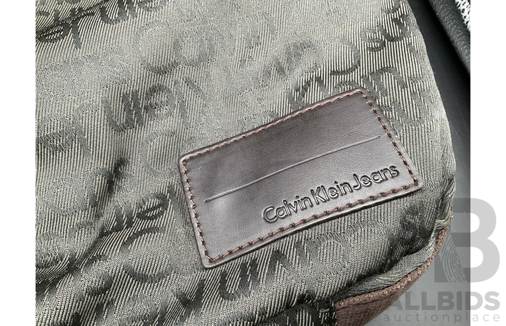 Calvin Klein Messenger Bag