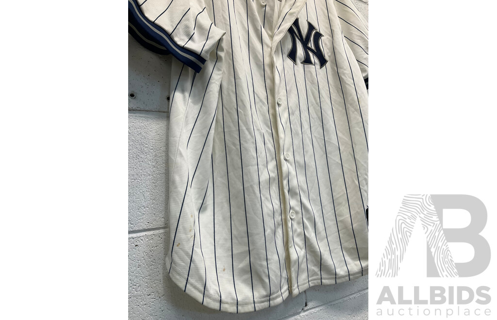 MAJESTIC New York Yankees Jersey Size L