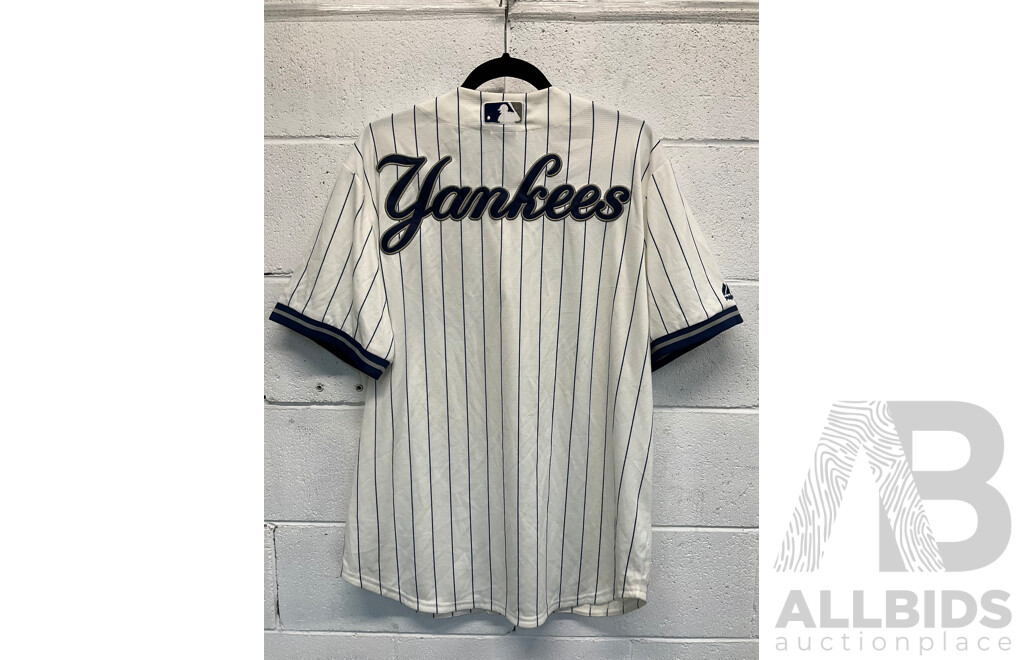 MAJESTIC New York Yankees Jersey Size L