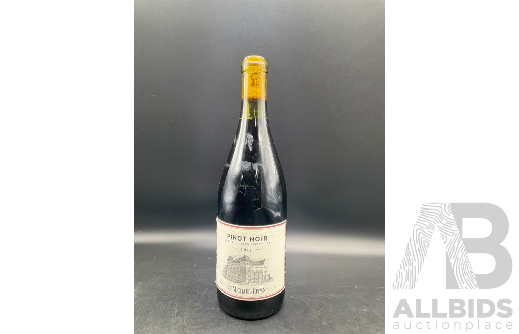 ST MICHAEL - EPPAN Pinot Noir 2017 (75cl)