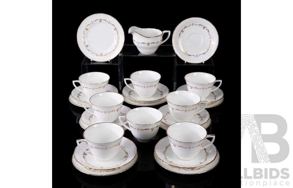 Royal Worcester Porcelain 25 Piece Tea Set in Gold Chantilly Pattern