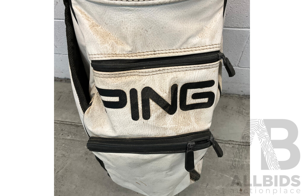 PING Golf Bag with Assorted of Golf Club