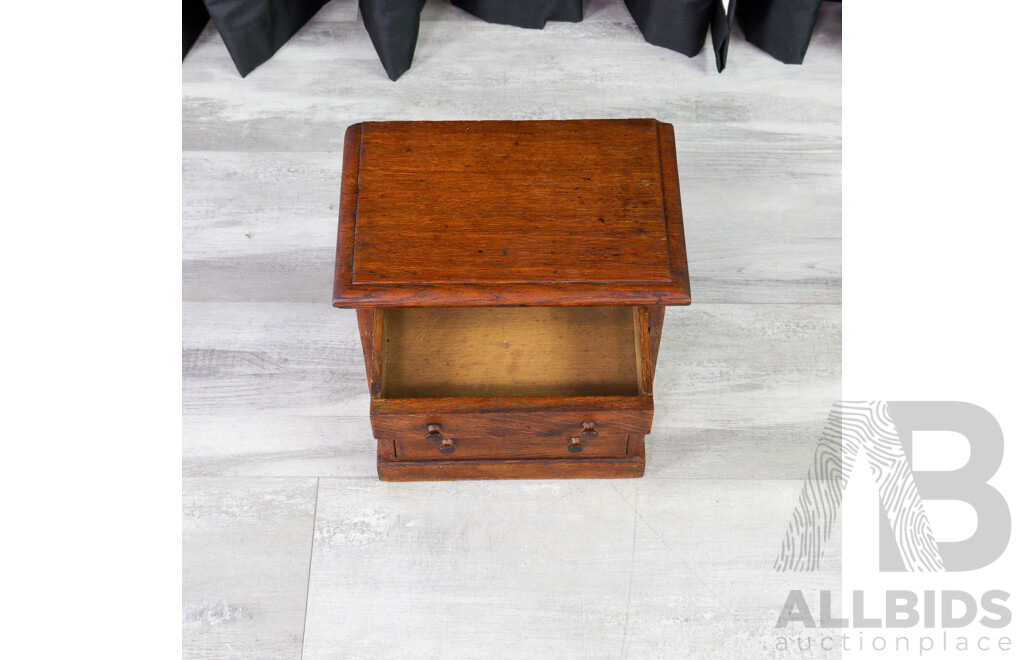 Victorian Oak Apprentis Chest