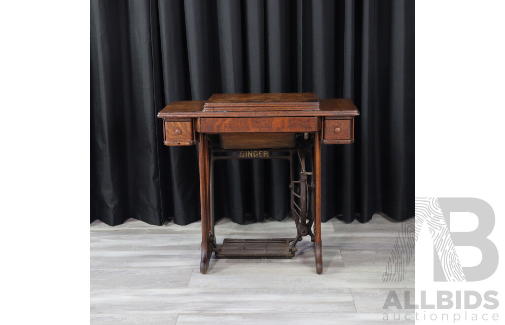 Vintage Singer Treadle Based Sewing Machine in Oak Case