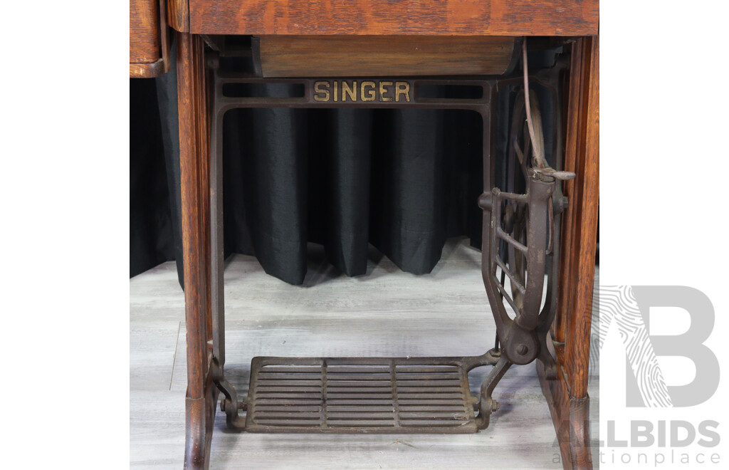 Vintage Singer Treadle Based Sewing Machine in Oak Case