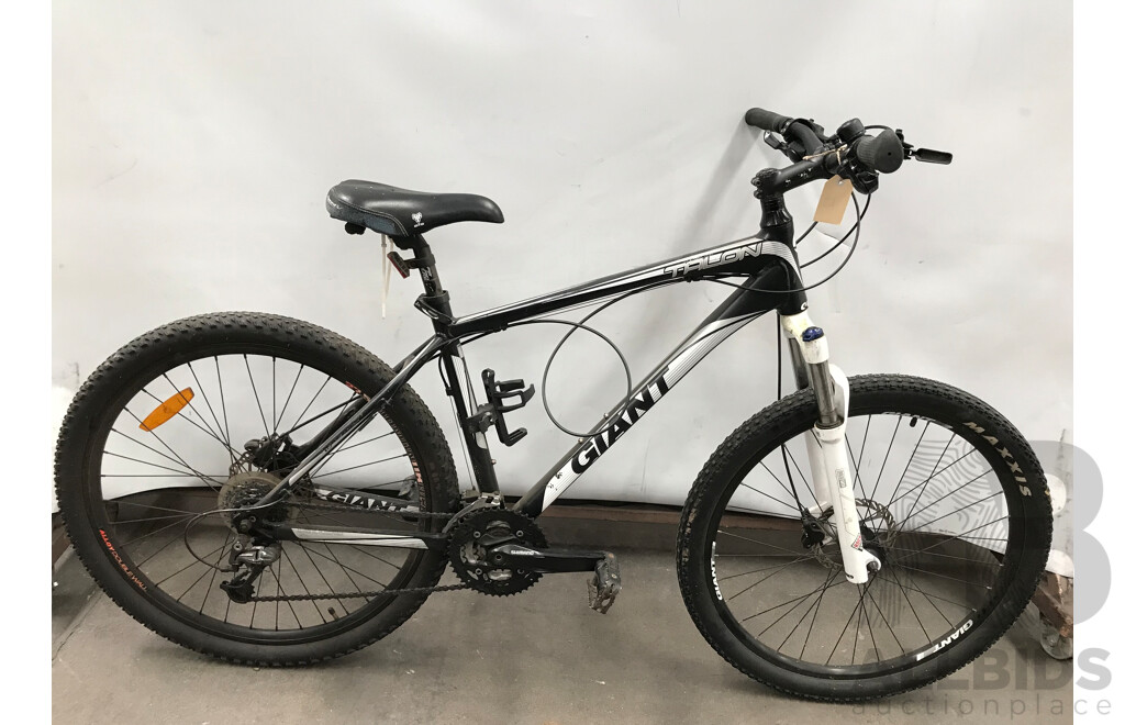 Giant Talon 27 Speed Mountain Bike