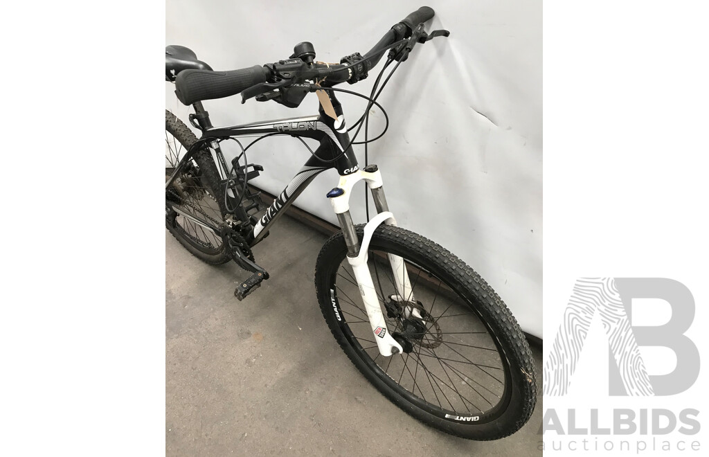 Giant Talon 27 Speed Mountain Bike