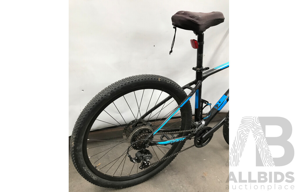 Giant ATX R120 7-Speed Mountain Bike