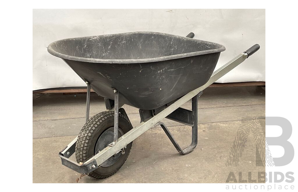 Garden Wheelbarrow - Poly Tub