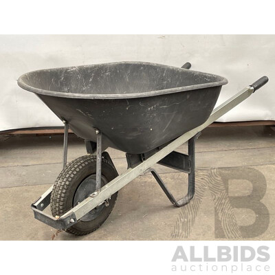 Garden Wheelbarrow - Poly Tub