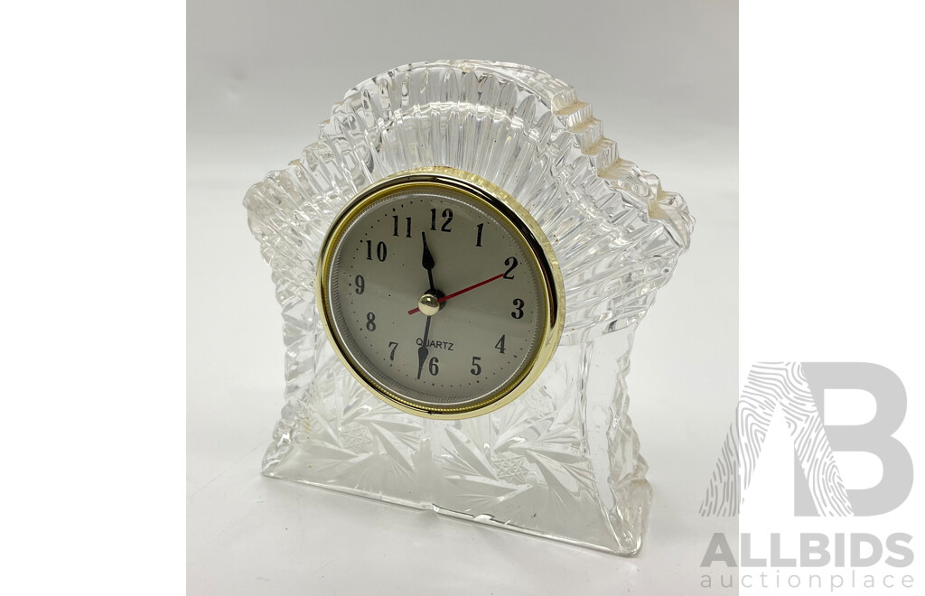 Vintage Crystal Shelf Clock with Quartz Movement