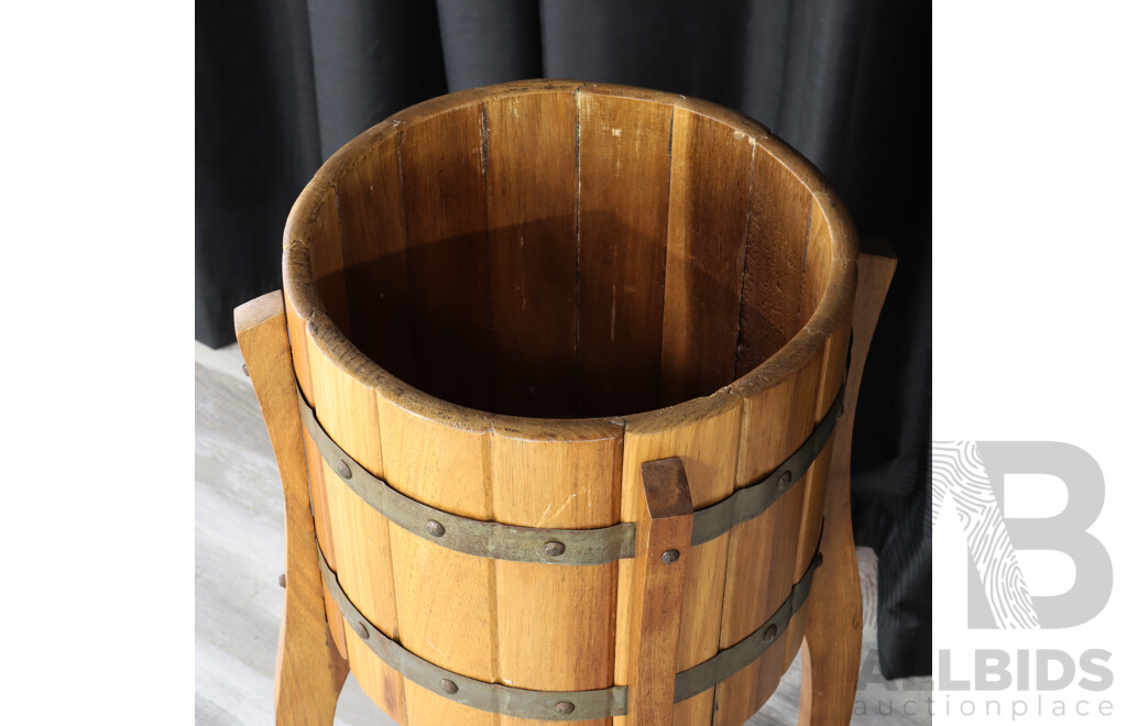 Elevated Barrel Form Planter