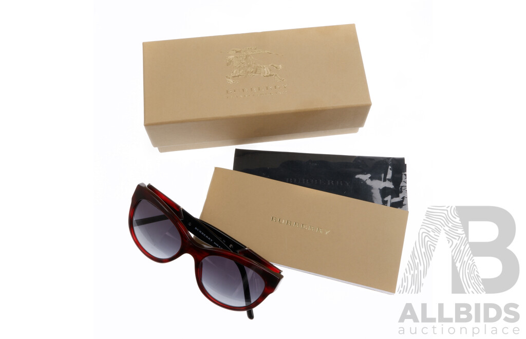 Burberry Sunglasses 4156 3322/BG 53 18 140 3N Made in Italy