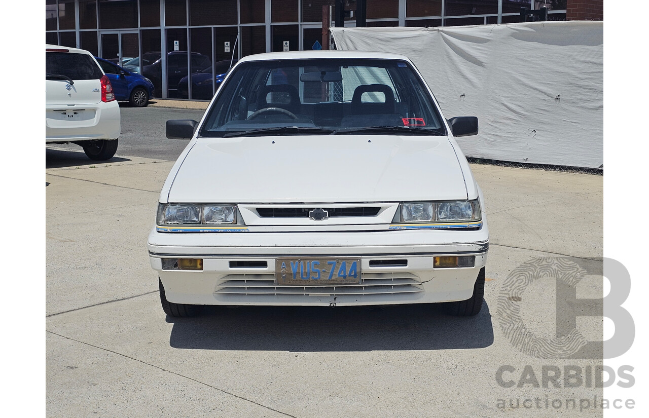 10/1990 Nissan Pulsar Q  5d Hatchback White 1.8L