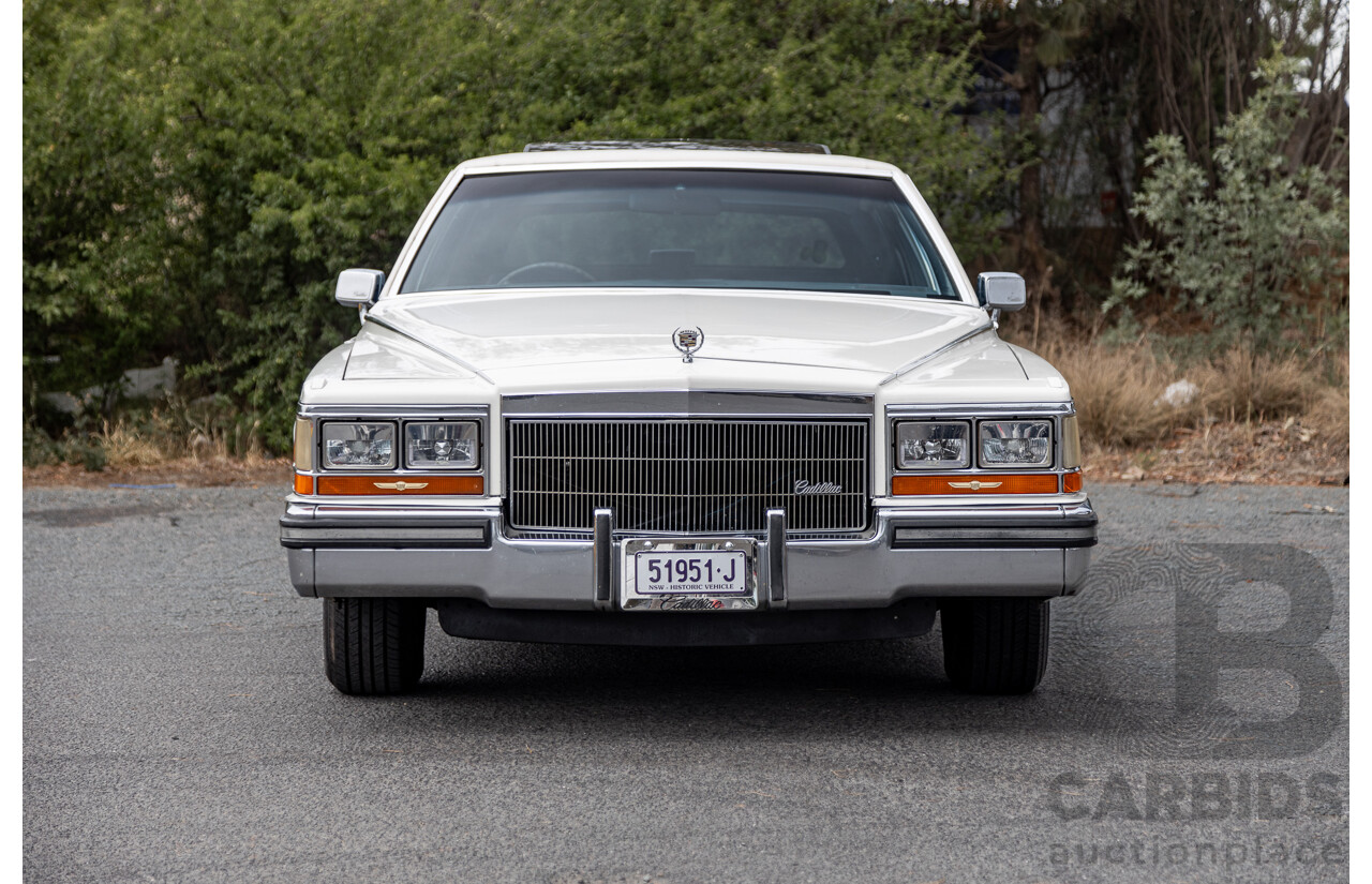 01/1988 Cadillac Fleetwood Brougham dÉlegance 4d Sedan White V8 5.0L - Import 08/1997