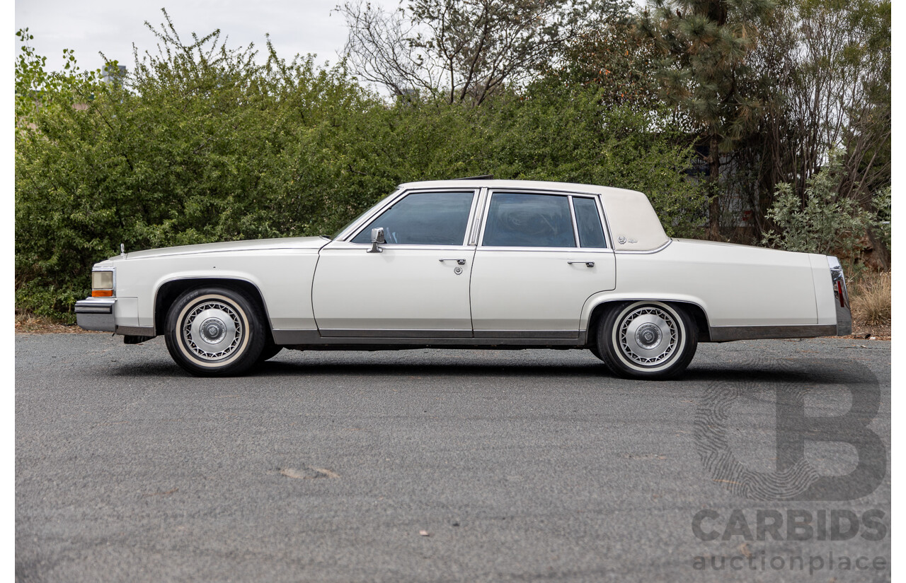 01/1988 Cadillac Fleetwood Brougham dÉlegance 4d Sedan White V8 5.0L - Import 08/1997