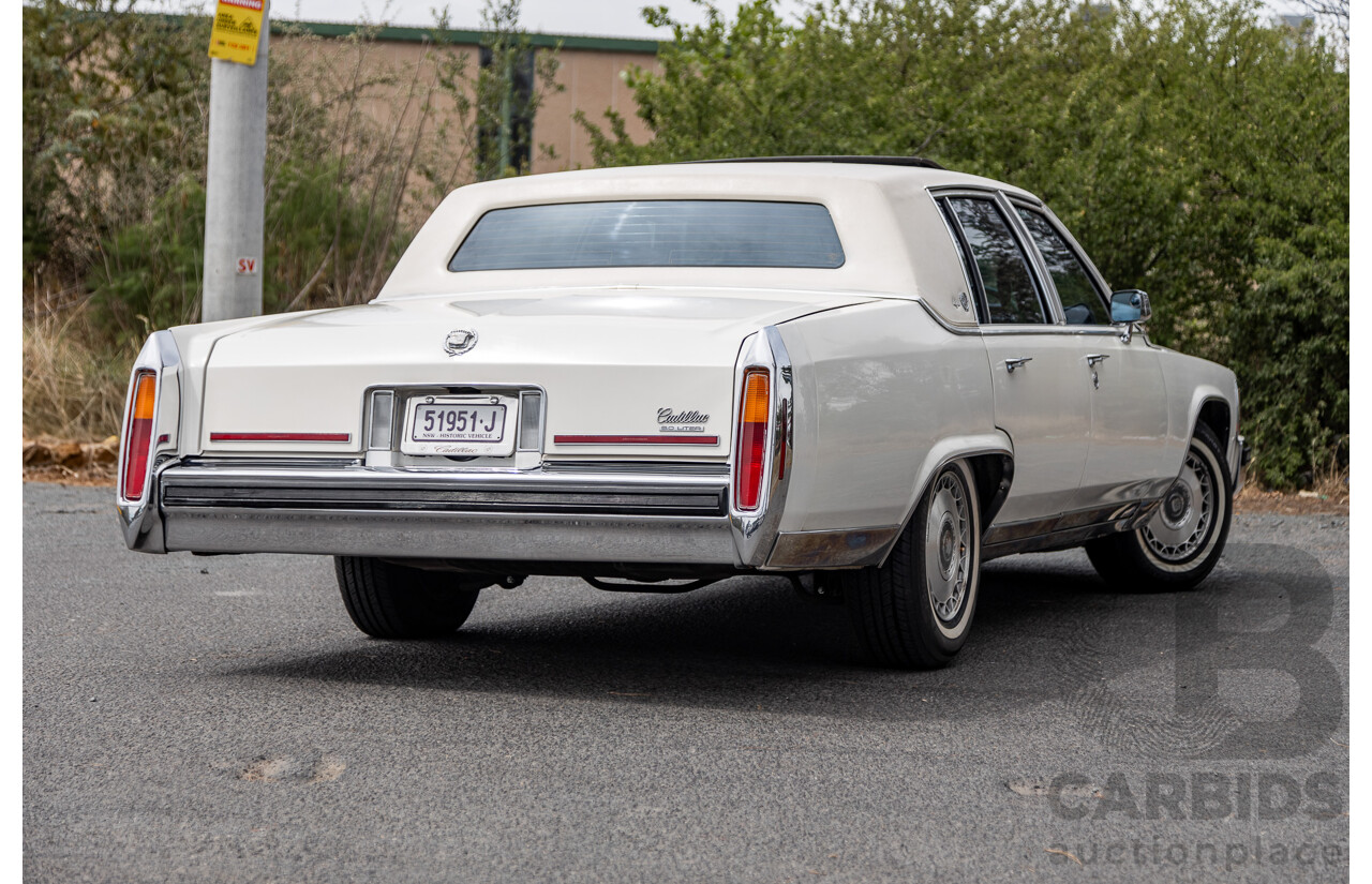 01/1988 Cadillac Fleetwood Brougham dÉlegance 4d Sedan White V8 5.0L - Import 08/1997