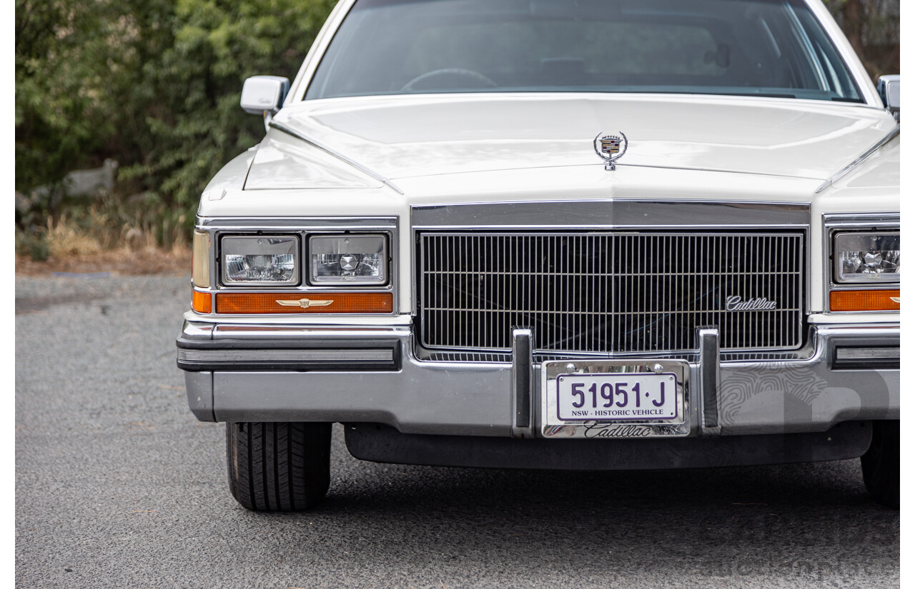 01/1988 Cadillac Fleetwood Brougham dÉlegance 4d Sedan White V8 5.0L - Import 08/1997