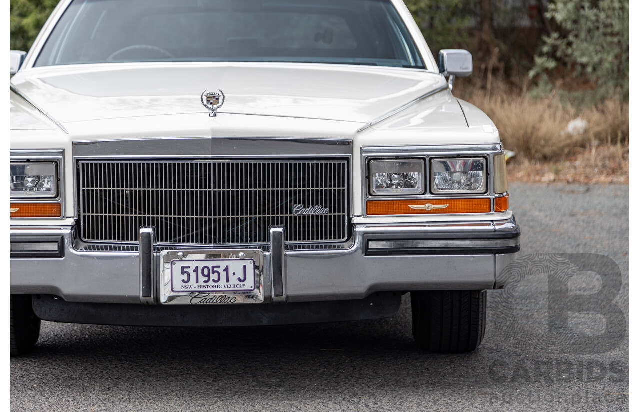 01/1988 Cadillac Fleetwood Brougham dÉlegance 4d Sedan White V8 5.0L - Import 08/1997