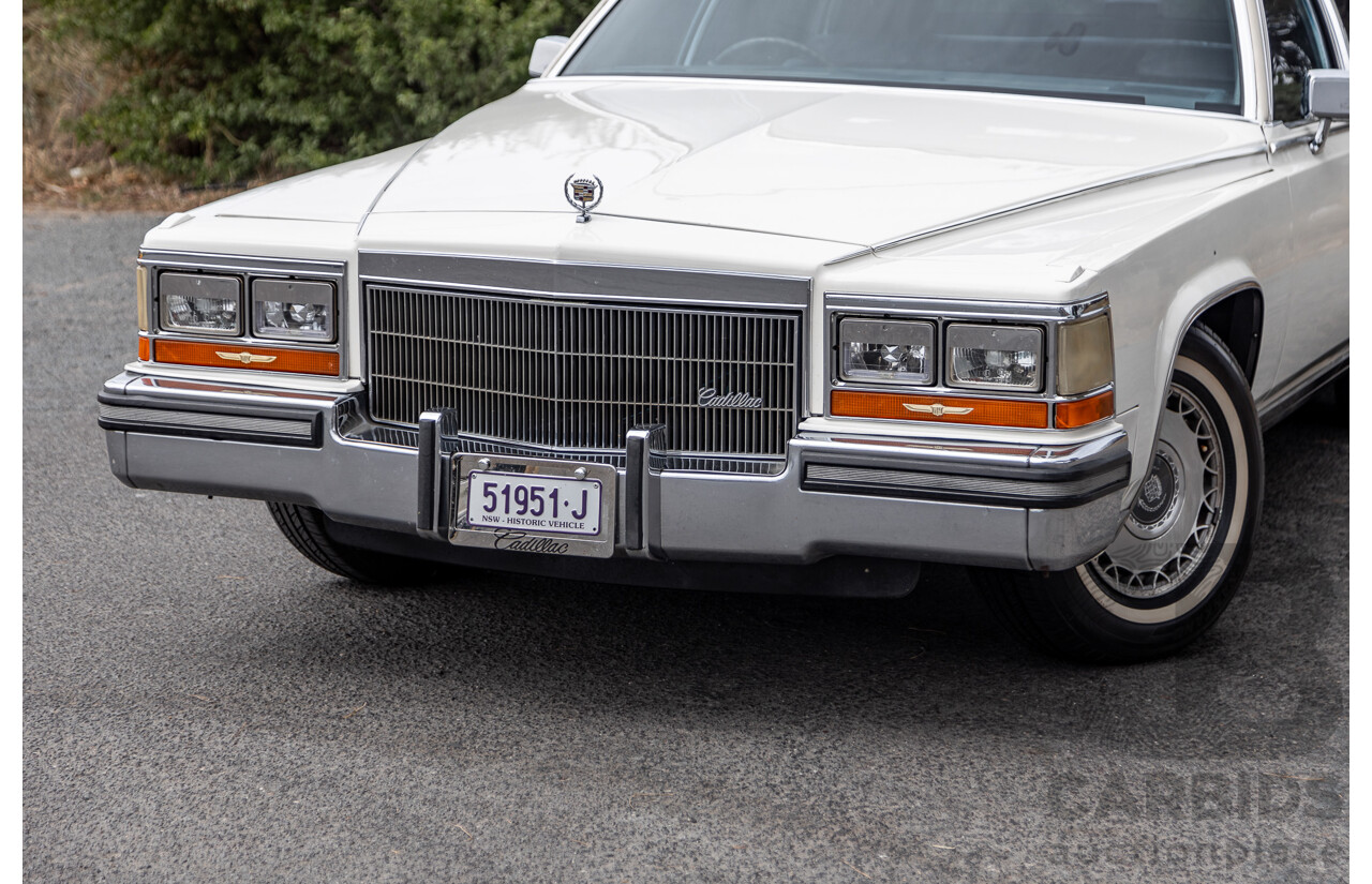 01/1988 Cadillac Fleetwood Brougham dÉlegance 4d Sedan White V8 5.0L - Import 08/1997