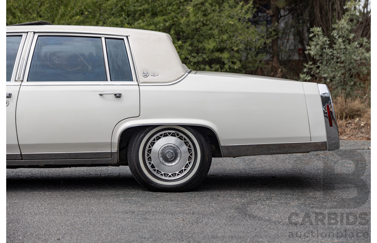 01/1988 Cadillac Fleetwood Brougham dÉlegance 4d Sedan White V8 5.0L - Import 08/1997