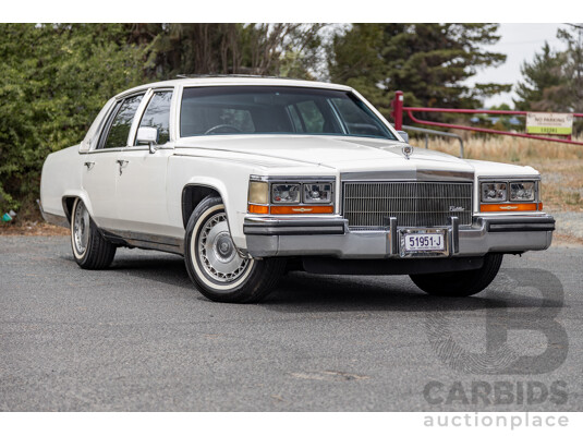 01/1988 Cadillac Fleetwood Brougham dÉlegance 4d Sedan White V8 5.0L - Import 08/1997