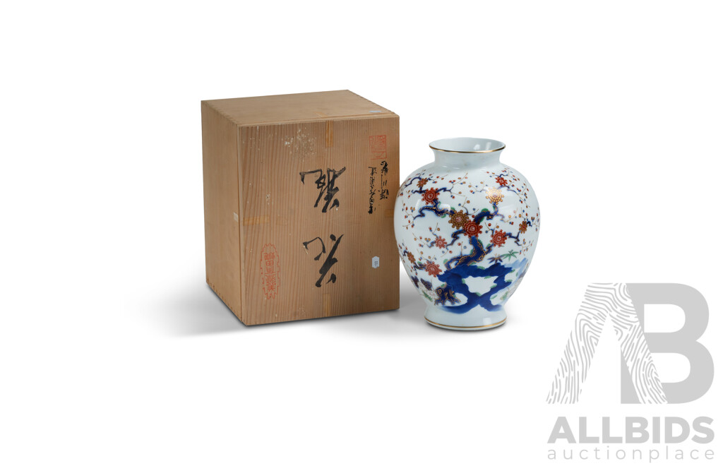 Japanese Fukagawa Vase