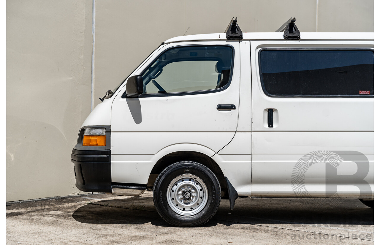 1/2000 Toyota Hiace  RZH103R 4d Van White 2.4L