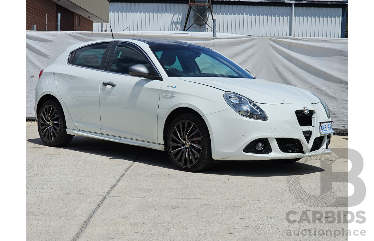 2/2015 Alfa Romeo Giulietta Distinctive QV Line MY15 5d Hatchback White 1.4L