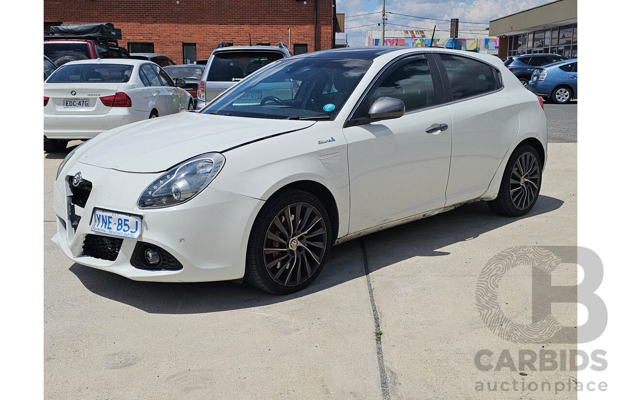 2/2015 Alfa Romeo Giulietta Distinctive QV Line MY15 5d Hatchback White 1.4L