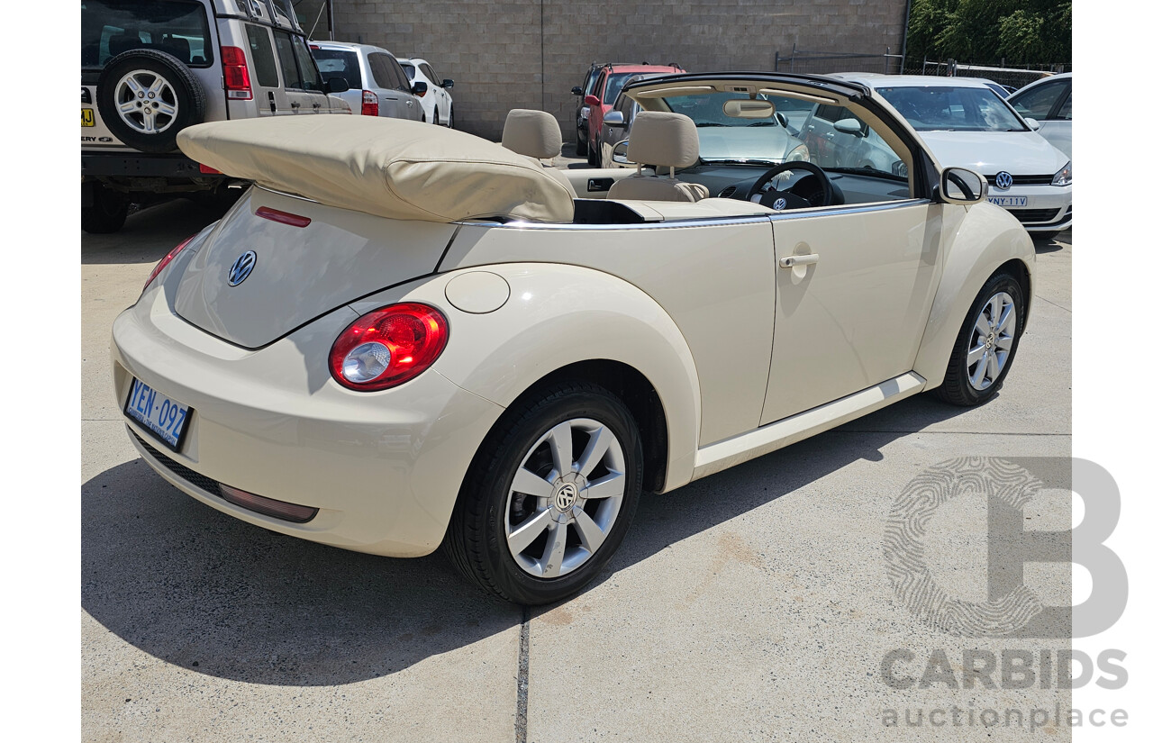 5/2006 Volkswagen Beetle Cabriolet 9C MY06 UPGRADE 2d Cabriolet Cream 2.0L