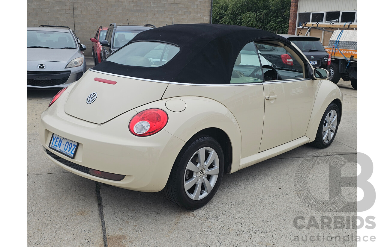 5/2006 Volkswagen Beetle Cabriolet 9C MY06 UPGRADE 2d Cabriolet Cream 2.0L