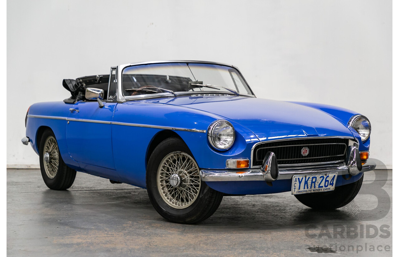 04/1971 M.G MGB Mk2 Roadster 2d Convertible Blue 1.8L