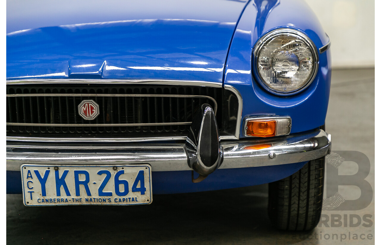 04/1971 M.G MGB Mk2 Roadster 2d Convertible Blue 1.8L