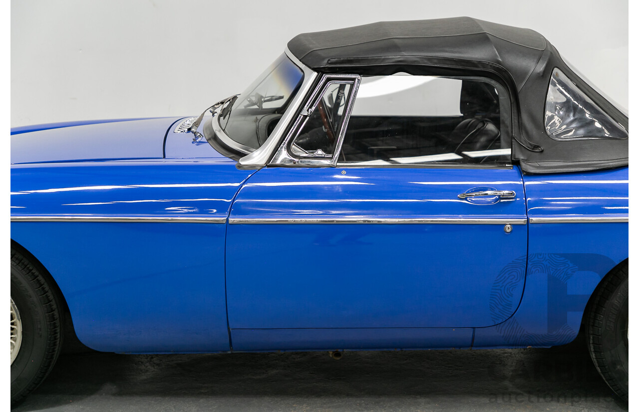 04/1971 M.G MGB Mk2 Roadster 2d Convertible Blue 1.8L