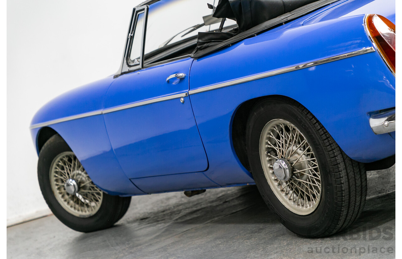 04/1971 M.G MGB Mk2 Roadster 2d Convertible Blue 1.8L