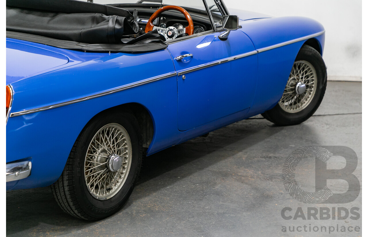 04/1971 M.G MGB Mk2 Roadster 2d Convertible Blue 1.8L