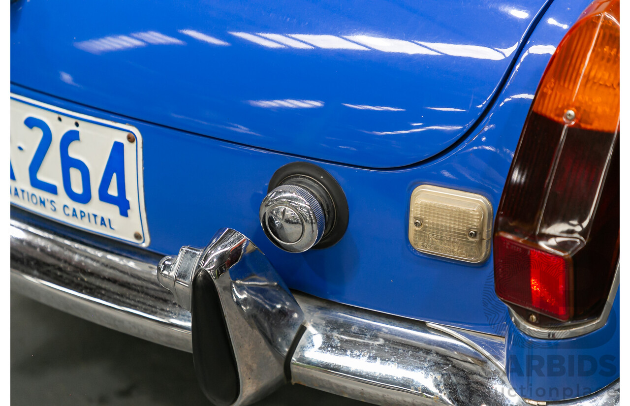 04/1971 M.G MGB Mk2 Roadster 2d Convertible Blue 1.8L