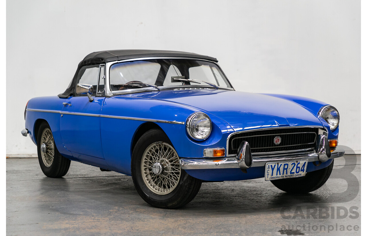 04/1971 M.G MGB Mk2 Roadster 2d Convertible Blue 1.8L