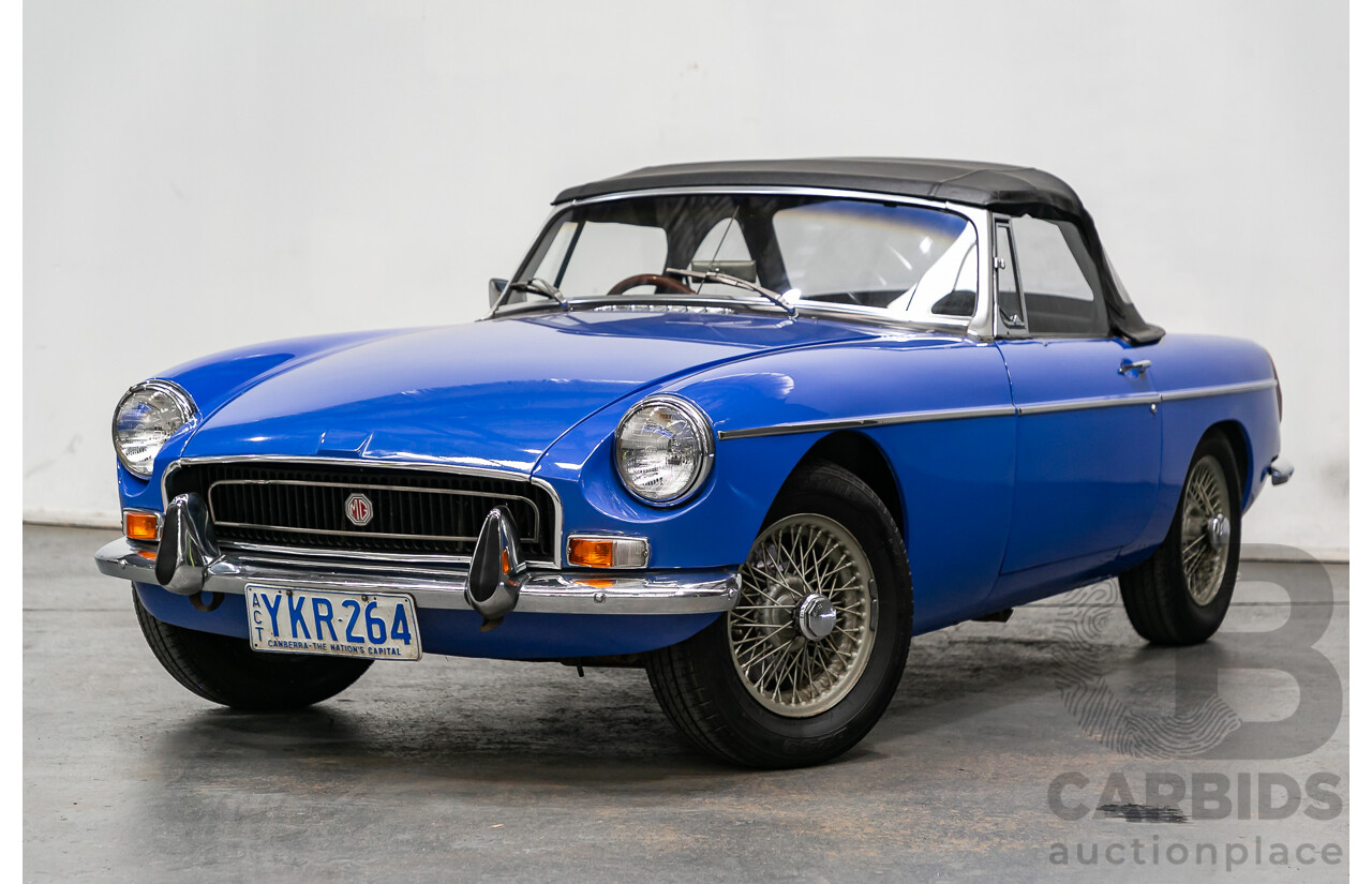 04/1971 M.G MGB Mk2 Roadster 2d Convertible Blue 1.8L