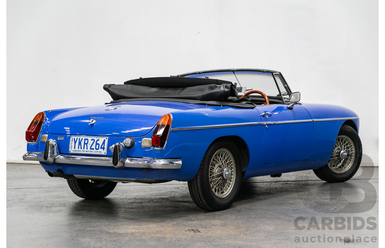 04/1971 M.G MGB Mk2 Roadster 2d Convertible Blue 1.8L