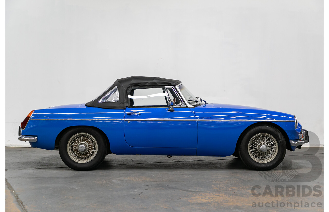 04/1971 M.G MGB Mk2 Roadster 2d Convertible Blue 1.8L