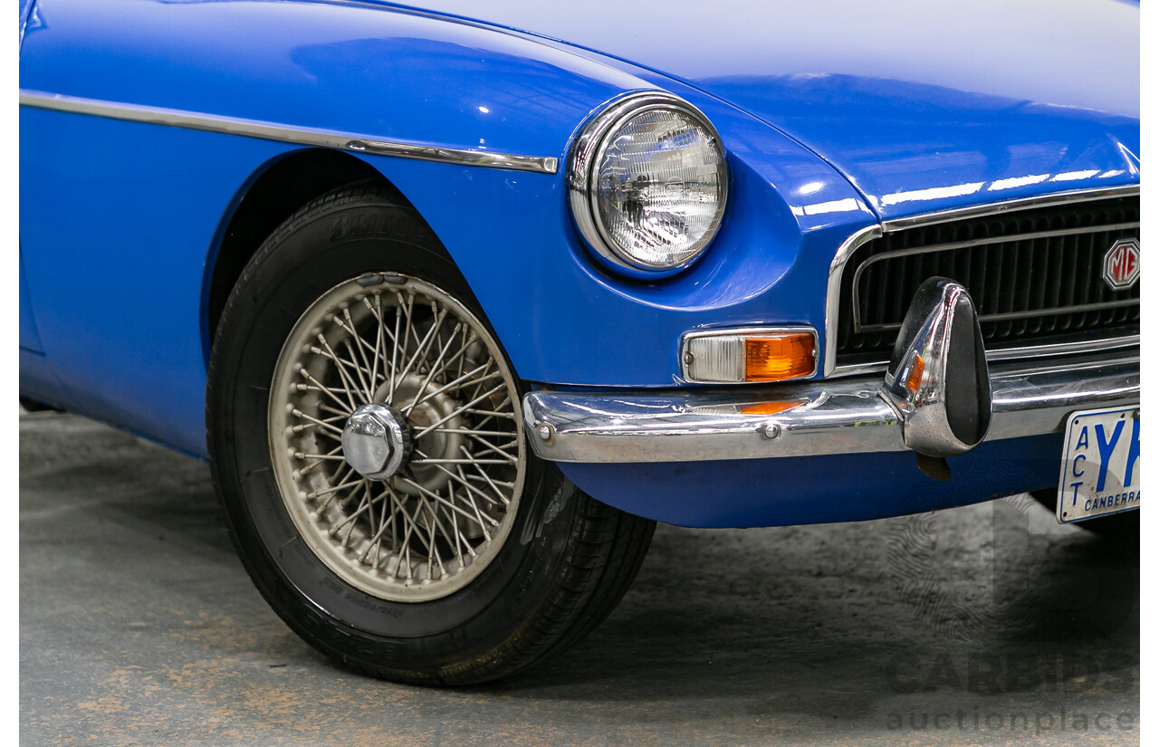 04/1971 M.G MGB Mk2 Roadster 2d Convertible Blue 1.8L